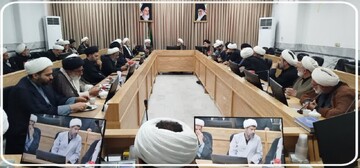تصاویر | نشست هم اندیشی ائمه جماعات استان قم با قائم‌مقام مدیر حوزه علمیه قم