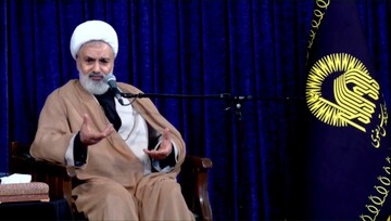 رهبر شهید، الگوی عملی انس با قرآن بودند