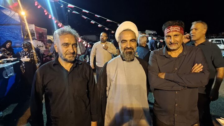 تصاویر/ خدمات رسانی موکب جهادی «رهروان ولایت بخش قمصر »  به زائران مراسم تشییع پیکر رهبر شهید
