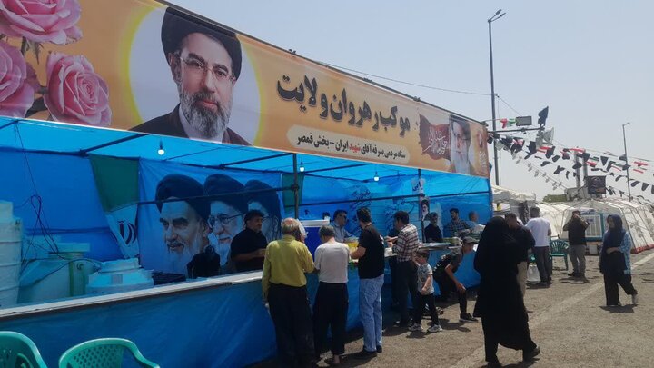 تصاویر/ خدمات رسانی موکب جهادی «رهروان ولایت بخش قمصر »  به زائران مراسم تشییع پیکر رهبر شهید