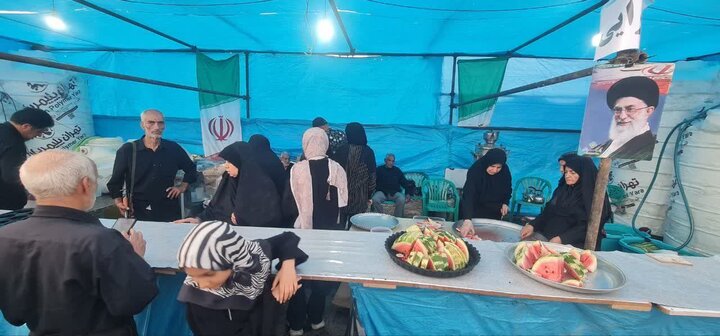 تصاویر/ خدمات رسانی موکب جهادی «رهروان ولایت بخش قمصر »  به زائران مراسم تشییع پیکر رهبر شهید