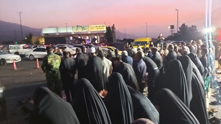 تصاویر/ خدمات رسانی موکب جهادی «رهروان ولایت بخش قمصر »  به زائران مراسم تشییع پیکر رهبر شهید