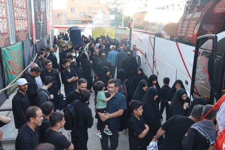 تصاویر/ اعزام کاروان مردمی شهرستان اشکذر برای حضور در آیین وداع با رهبر شهید انقلاب اسلامی