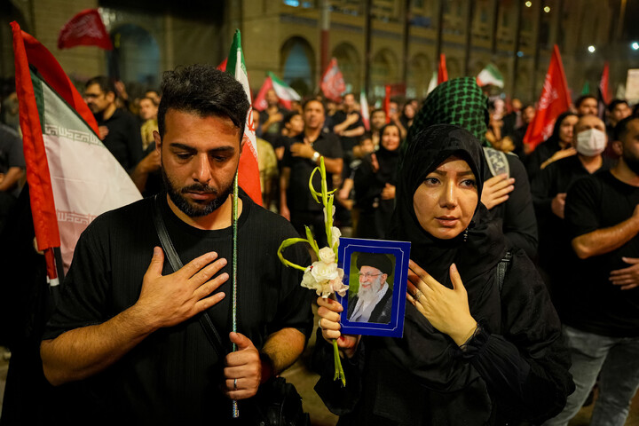 تصاویر/ حال و هوای روز اول وداع با پیکر مطهر رهبر شهید انقلاب