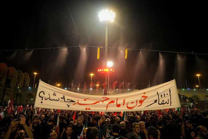 تصاویر/ حال و هوای روز اول وداع با پیکر مطهر رهبر شهید انقلاب