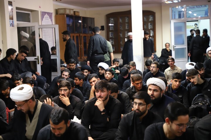 تصاویر/ کاروان حوزویان آذربایجان شرقی به تهران اعزام شدند