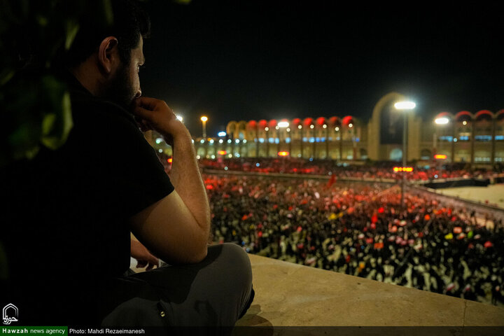 Photos/ Iran : la population rend hommage au guide martyr Ayatollah Seyed Ali Khamenei à la Mosquée Imam Khomeini