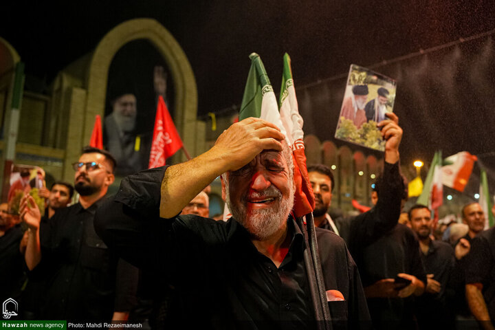 Photos/ Iran : la population rend hommage au guide martyr Ayatollah Seyed Ali Khamenei à la Mosquée Imam Khomeini