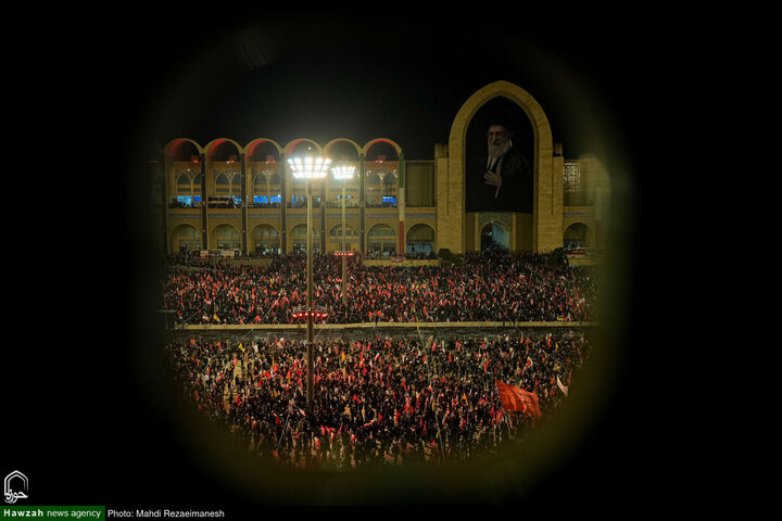 Photos/ Iran : la population rend hommage au guide martyr Ayatollah Seyed Ali Khamenei à la Mosquée Imam Khomeini
