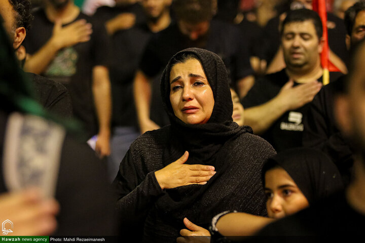 Photos/ Iran : la population rend hommage au guide martyr Ayatollah Seyed Ali Khamenei à la Mosquée Imam Khomeini