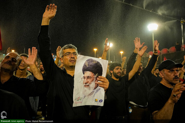 Photos/ Iran : la population rend hommage au guide martyr Ayatollah Seyed Ali Khamenei à la Mosquée Imam Khomeini