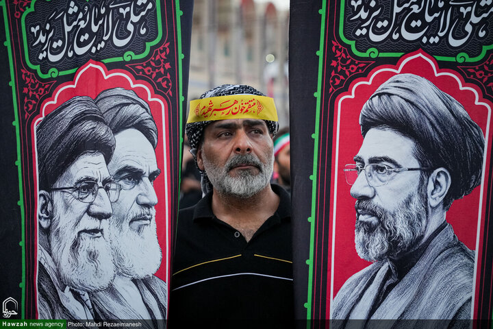 Photos/ Iran : la population rend hommage au guide martyr Ayatollah Seyed Ali Khamenei à la Mosquée Imam Khomeini