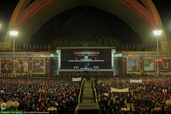 Photos/ Iran : la population rend hommage au guide martyr Ayatollah Seyed Ali Khamenei à la Mosquée Imam Khomeini
