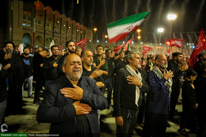 Photos/ Iran : la population rend hommage au guide martyr Ayatollah Seyed Ali Khamenei à la Mosquée Imam Khomeini