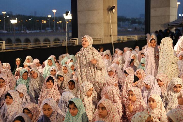 تصاویر/ نماز فرشته‌ها به یاد امام شهید در مصلی امام خمینی(ره)