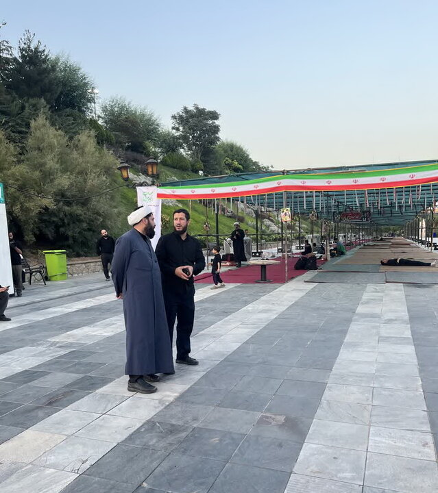 تصاویر/ خدمات‌رسانی گروه جهادی شهید حججی کاشان به زائران امام شهید