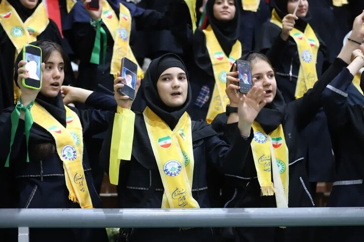 تصاویر / سوگواره بزرگ "باید برخاست" با حضور ۱۵۰۰ نفری دانش آموزان پیشتاز در تبریز