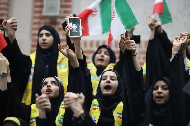 تصاویر / سوگواره بزرگ "باید برخاست" با حضور ۱۵۰۰ نفری دانش آموزان پیشتاز در تبریز