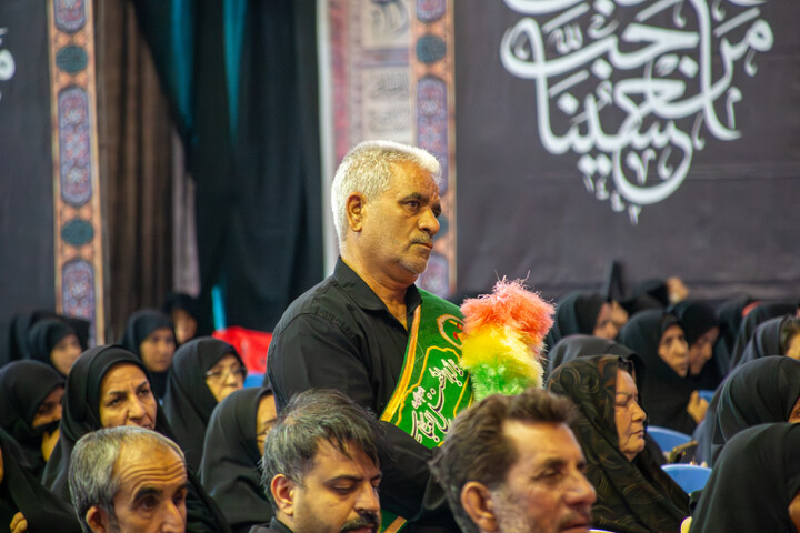 تصاویر/ بزرگداشت رهبر شهید انقلاب در حسینیه ثارالله کرمان