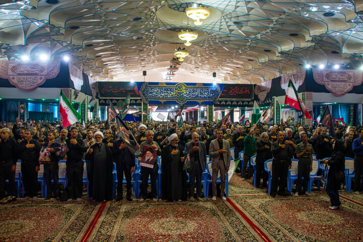 تصاویر/ بزرگداشت رهبر شهید انقلاب در حسینیه ثارالله کرمان