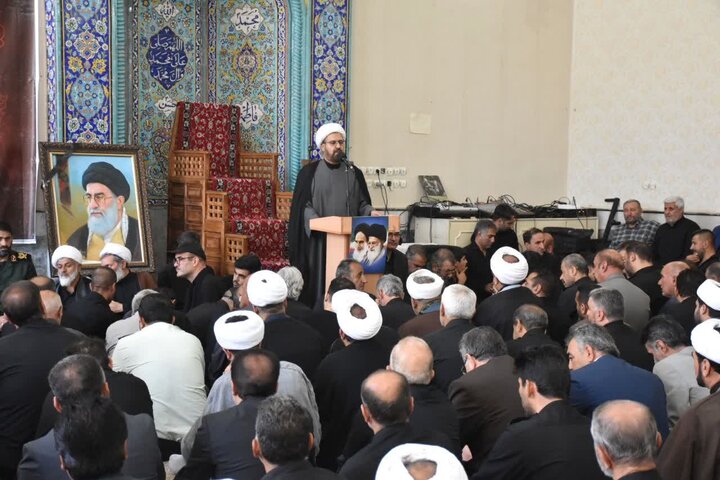 تصاویر/عزاداری رهبر شهید امت در مدرسه علمیه کمالیه خرم‌آباد