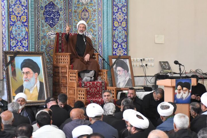 تصاویر/عزاداری رهبر شهید امت در مدرسه علمیه کمالیه خرم‌آباد