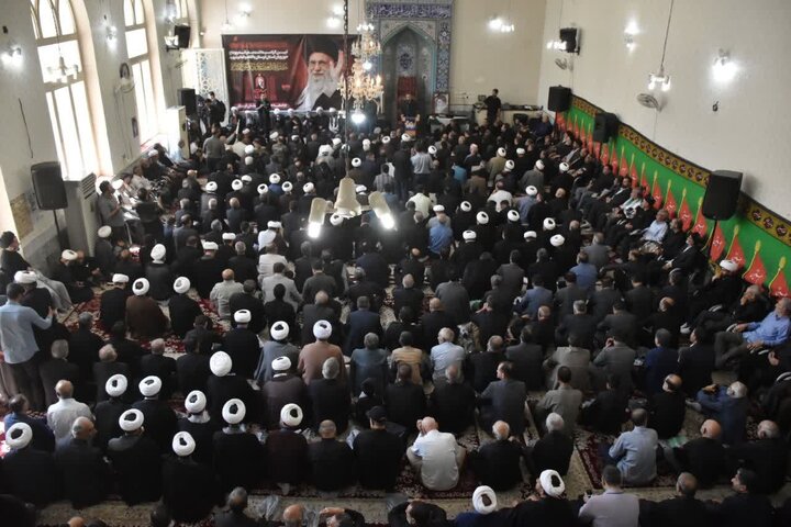 تصاویر/عزاداری رهبر شهید امت در مدرسه علمیه کمالیه خرم‌آباد