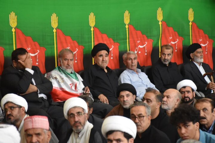 تصاویر/عزاداری رهبر شهید امت در مدرسه علمیه کمالیه خرم‌آباد