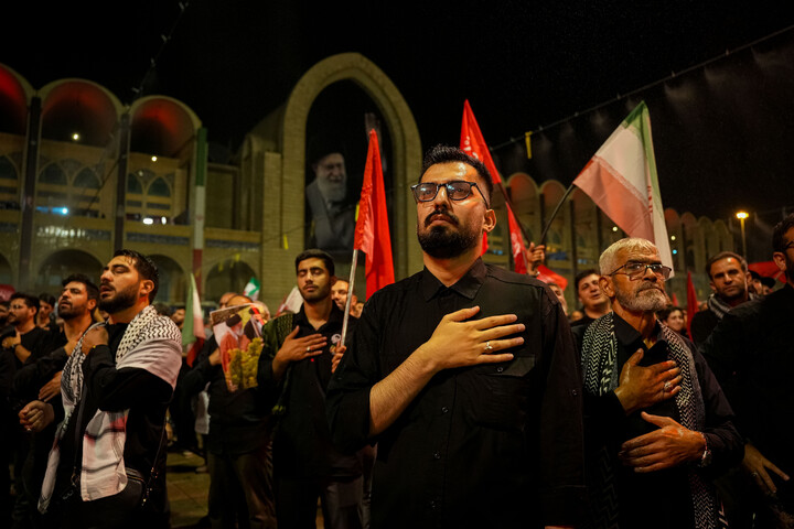 تصاویر/ آخرین دیدار ملت مبعوث با پیکر مطهر قائد شهید حضرت آیت‌الله خامنه ای