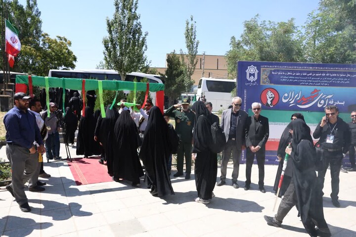 تصاویر / بدرقه دانشگاهیان همدان برای حضور در مراسم تشییع رهبر شهید