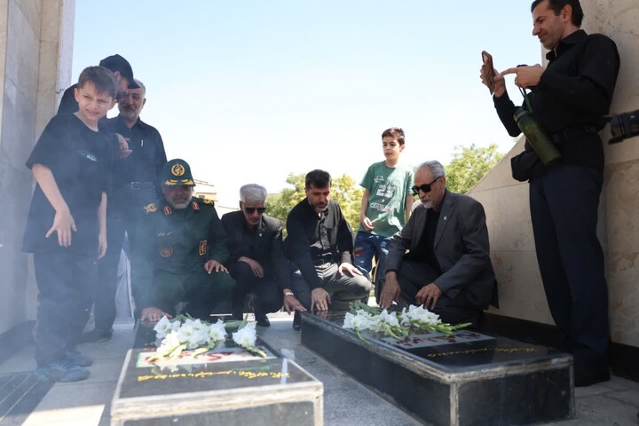 تصاویر / بدرقه دانشگاهیان همدان برای حضور در مراسم تشییع رهبر شهید