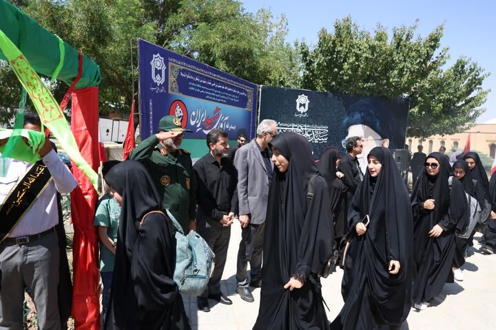 تصاویر / بدرقه دانشگاهیان همدان برای حضور در مراسم تشییع رهبر شهید