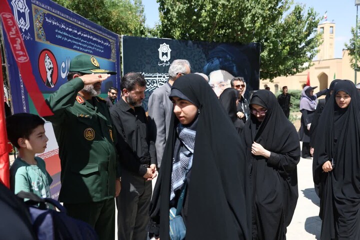 تصاویر / بدرقه دانشگاهیان همدان برای حضور در مراسم تشییع رهبر شهید