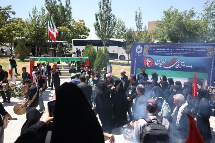 تصاویر / بدرقه دانشگاهیان همدان برای حضور در مراسم تشییع رهبر شهید