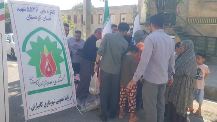 تصاویر/بدرقه کاروان زائران کامیارانی اعزامی به مراسم تشییع پیکر  رهبر شهید در تهران
