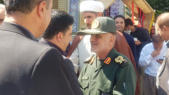 تصاویر/بدرقه کاروان زائران کامیارانی اعزامی به مراسم تشییع پیکر  رهبر شهید در تهران