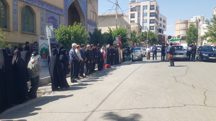 تصاویر/بدرقه کاروان زائران کامیارانی اعزامی به مراسم تشییع پیکر  رهبر شهید در تهران