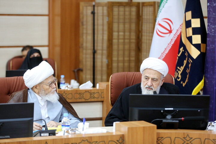 تصاویر/ اجلاس بازشناسی سیره علمی قائد شهید حضرت آیت الله العظمی امام خامنه ای (ره)