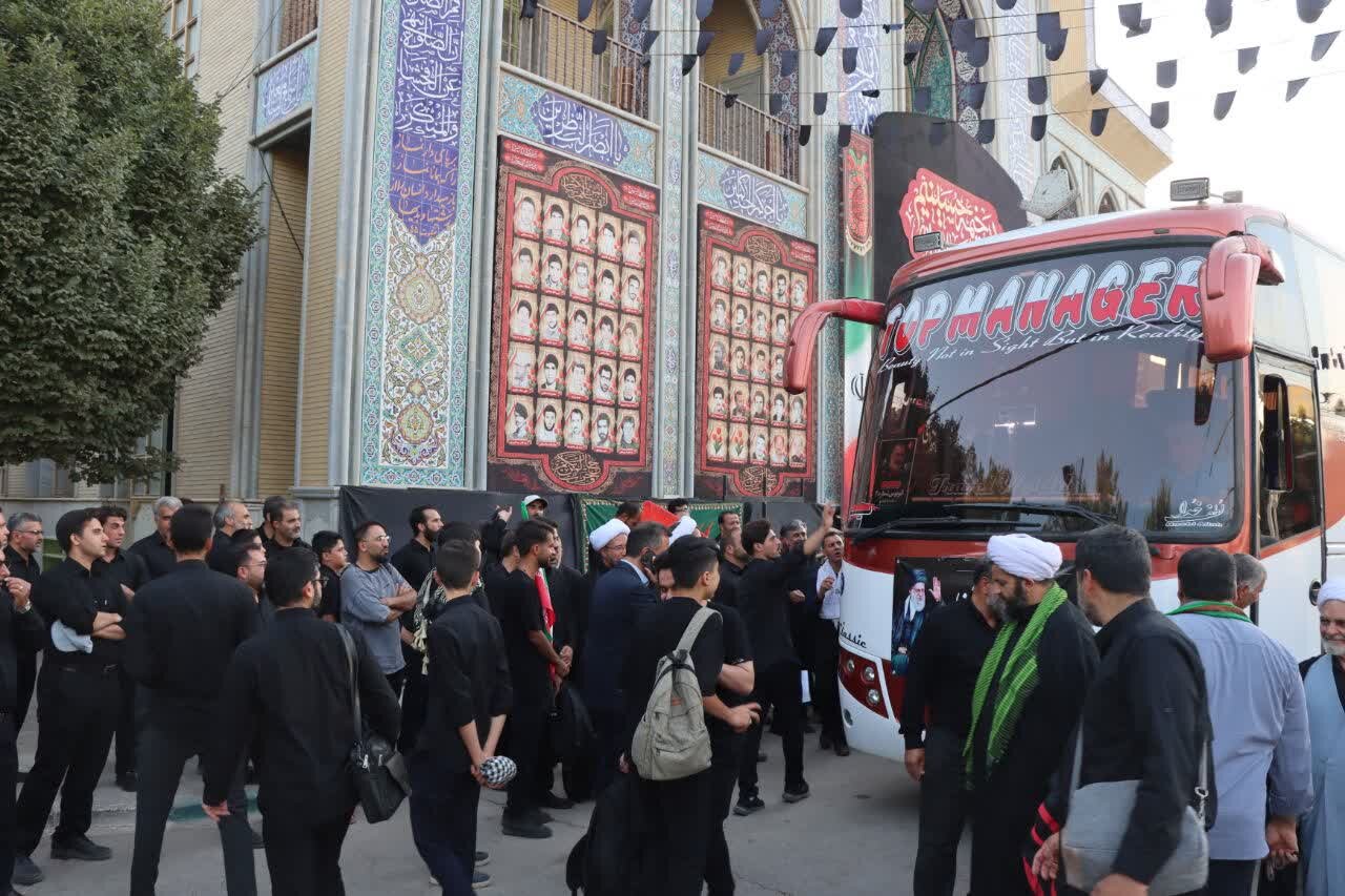 تصاویر/ اعزام کاروان مردمی شهرستان اشکذر برای حضور در آیین وداع با رهبر شهید انقلاب اسلامی