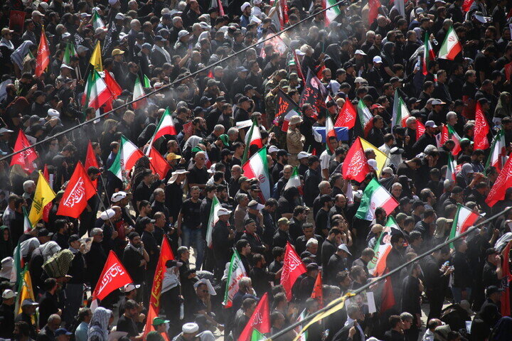 ‘Labbaik Sayyid Mujtaba!’; Menjadi Seruan Rakyat dalam Upacara Perpisahan Pemimpin Syahid Iran