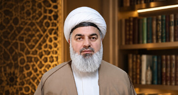 حوزویان در خط مقدم جهاد تبیین در مراسم بدرقه امام شهید هستند