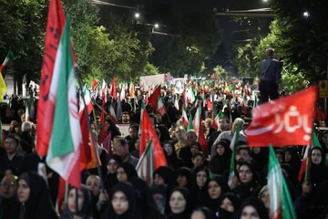 تصاویر/ یکصد و بیست و هفتمین شب، تبلور حماسه حضور و ایستادگی مردم ولایتمدار و غیور ارومیه