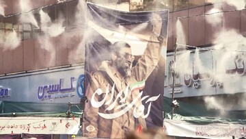 فیلم | دلدادگی ملت مبعوث شده برای رهبر آقای شهید ایران