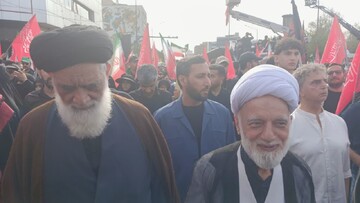 تصاویر/ حضور نماینده ولی فقیه در استان مرکزی در مراسم وداع با رهبر شهید در تهران