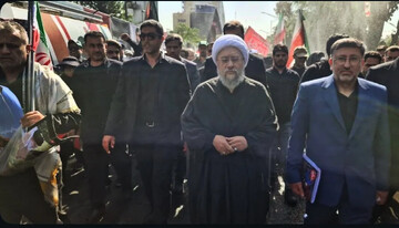 حضور آیت‌الله آملی لاریجانی در مراسم تشییع پیکر مطهر رهبر شهید