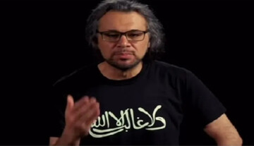 فیلم | سرودهٔ حماسی شاعر فلسطینی در رثای رهبر شهید انقلاب اسلامی