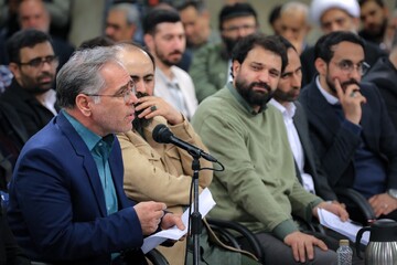 رهبر شهید در جلسات شعرخوانی مراقب بودند دلی نشکند