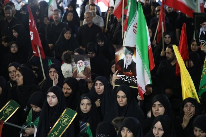 تصاویر/ یکصد و بیست و هفتمین شب ،تبلور حماسه حضور و ایستادگی مردم ولایتمدار و غیور ارومیه