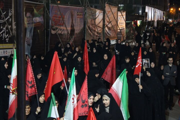 تصاویر/ صد و بیست و هفتمین موج از اجتماعات شبانه سراسری و مراسم وداع با آقای شهید ایران در ماکو