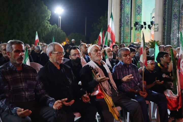 تصاویر/ اجتماع ۱۲۷ مردم عالیشهر برای خونخواهی امام شهید